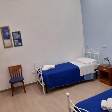 Casa Vacanze Napoli Centro Carmen & Sara Zewnętrze zdjęcie