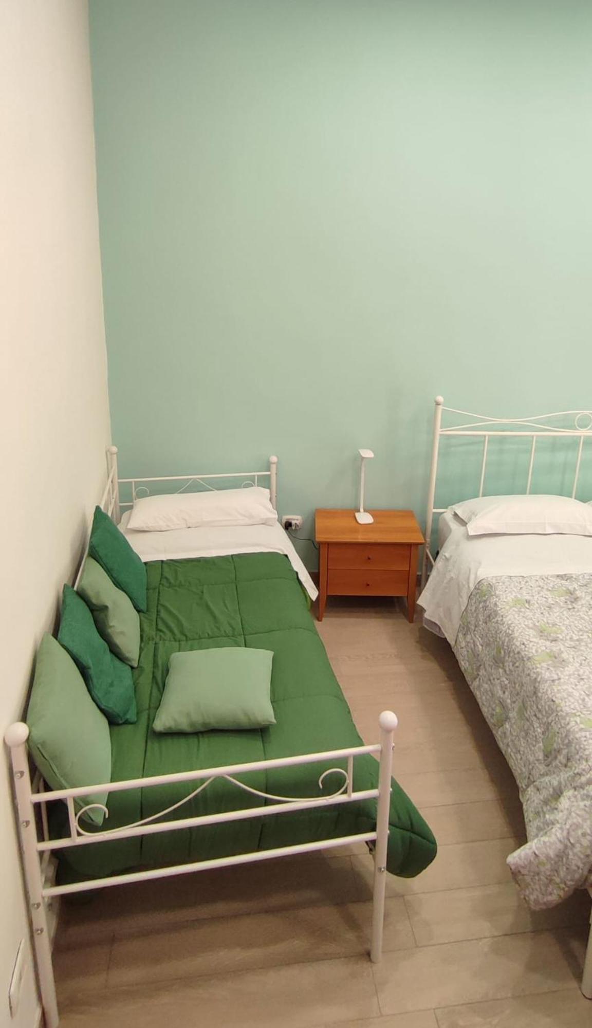 Casa Vacanze Napoli Centro Carmen & Sara Zewnętrze zdjęcie